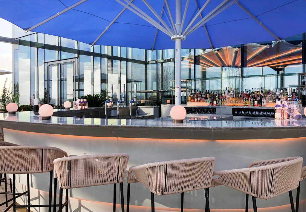 Sonnenschirm May Albatros Hotel-Terrasse