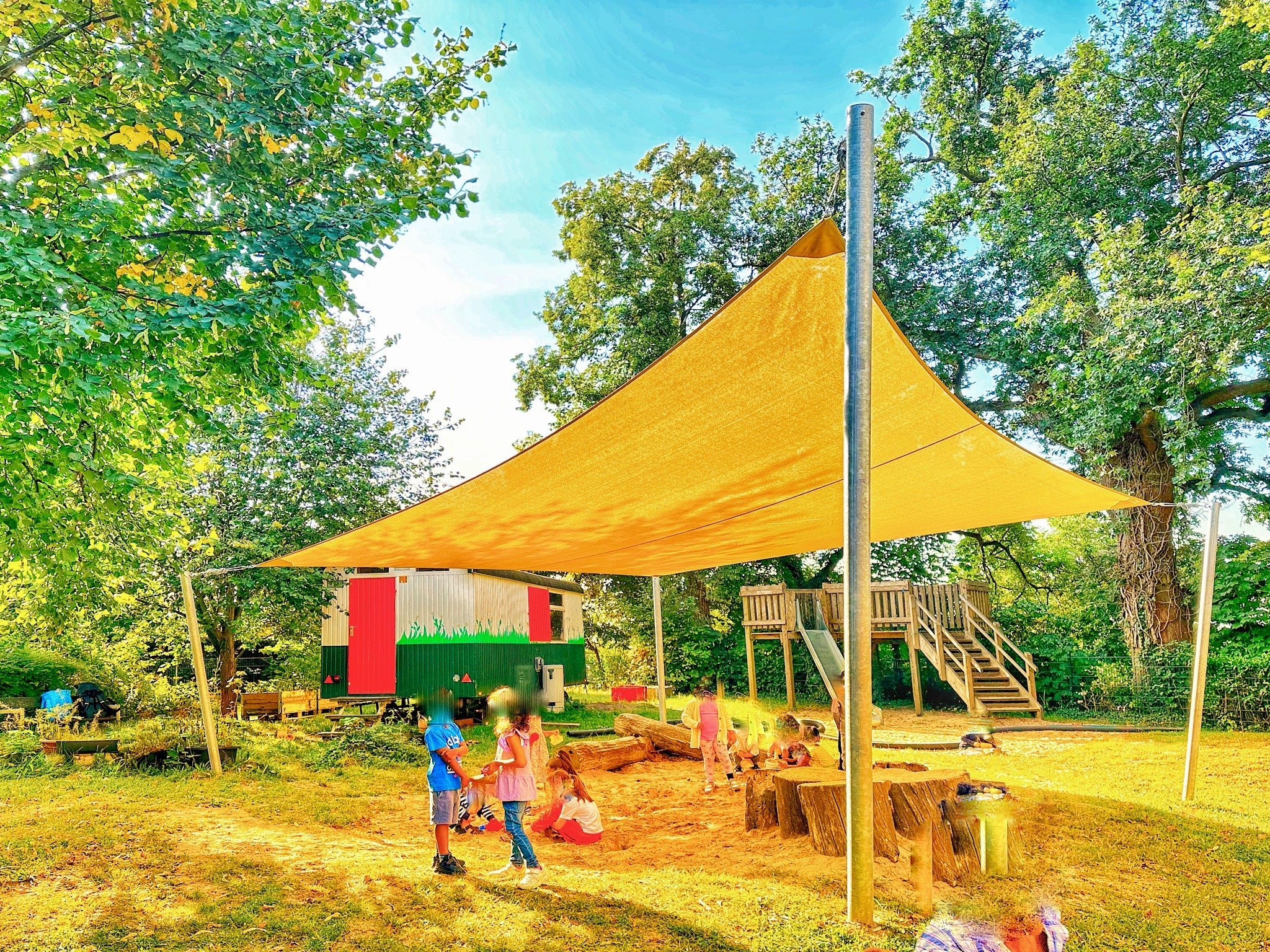 flatbed with tarps 16' x 27' Heavy Duty Steel Tarp | 4' Drop Size:13' x 19' resistant and feature reinforced Cafe Twin Alps mountaineering vibe Schlafsack